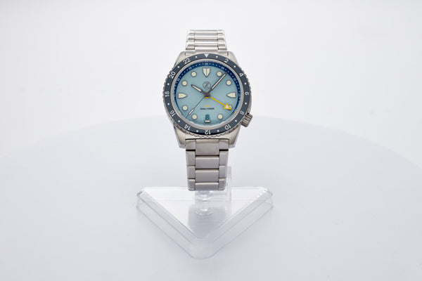 Mako 300m GMT 'Sky Blue'